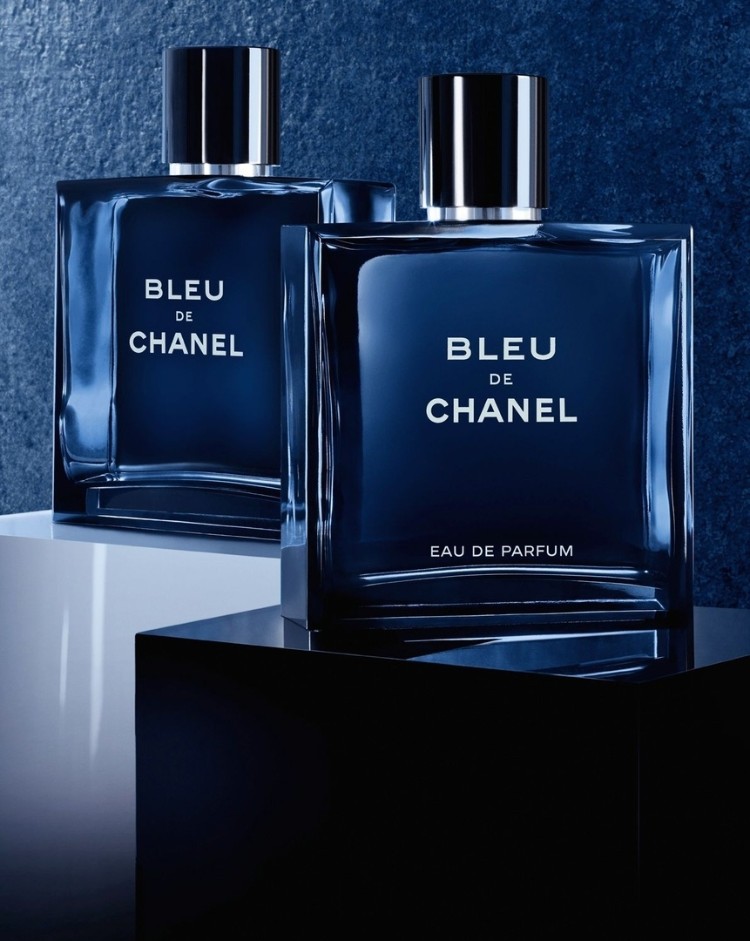 Bleu de chanel eau de. Chanel bleu de Chanel Parfum 100 ml. Chanel bleu de Chanel EDP 100 мл. Chanel bleu Parfum 100 ml. Chanel мужской Парфюм Blue de Chanel.